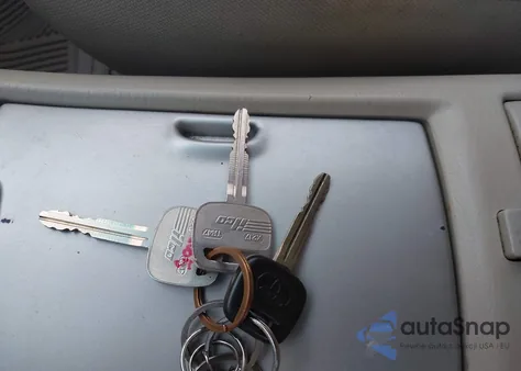 2005 Toyota Highlander V6 from USA, damaged, VIN JTEEP21A950130351